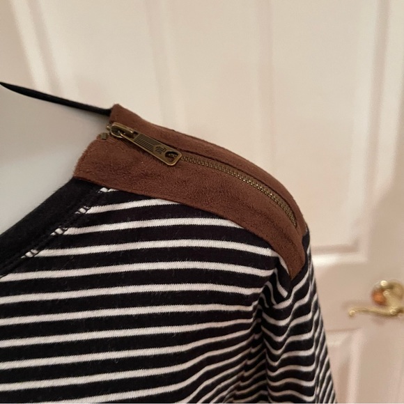Lauren by Ralph Lauren Women’s Elbow Patch Stripe Top - Picture 4 of 7